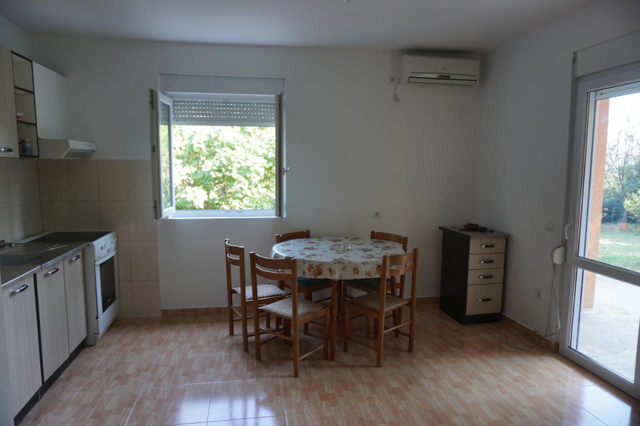 Ruza Vetrova Apartment Бар Екстериор снимка