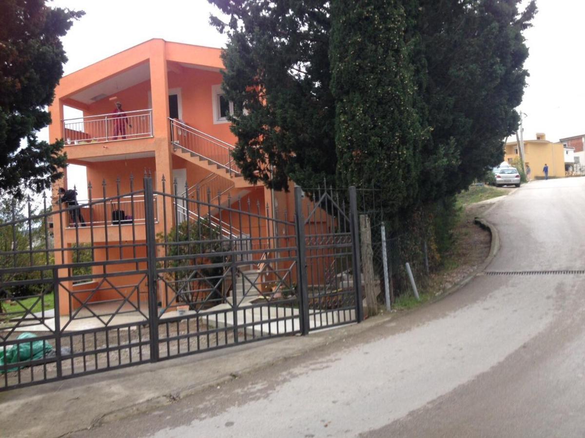 Ruza Vetrova Apartment Бар Екстериор снимка