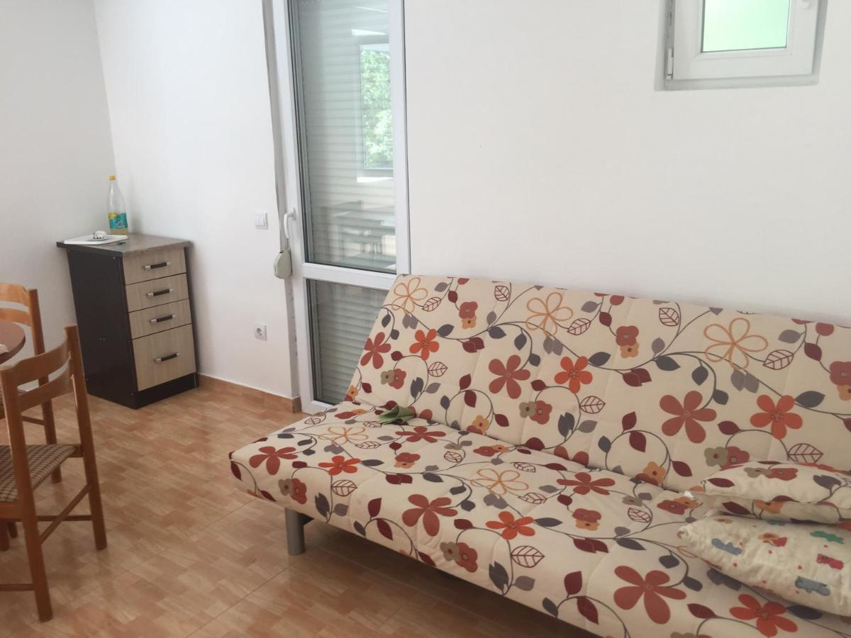Ruza Vetrova Apartment Бар Екстериор снимка