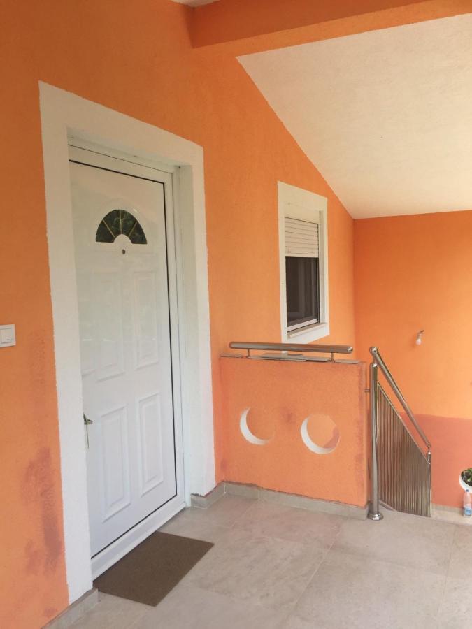 Ruza Vetrova Apartment Бар Стая снимка
