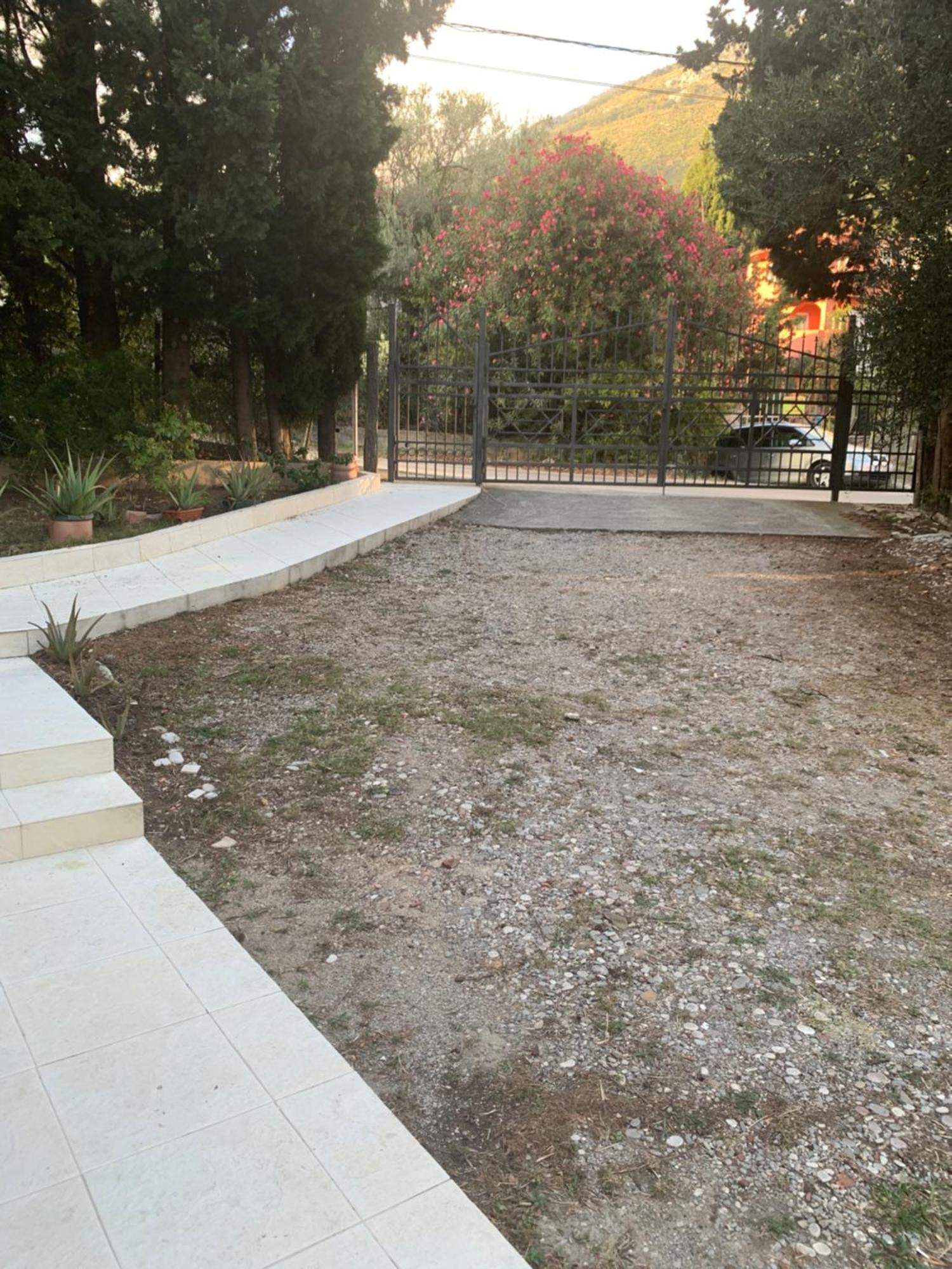 Ruza Vetrova Apartment Бар Екстериор снимка